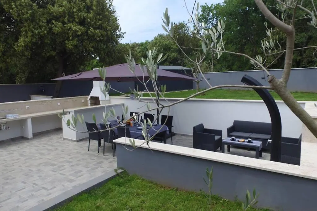 Apartment In Park Forest Soline Near The Sea Pjescana Uvala Croatia